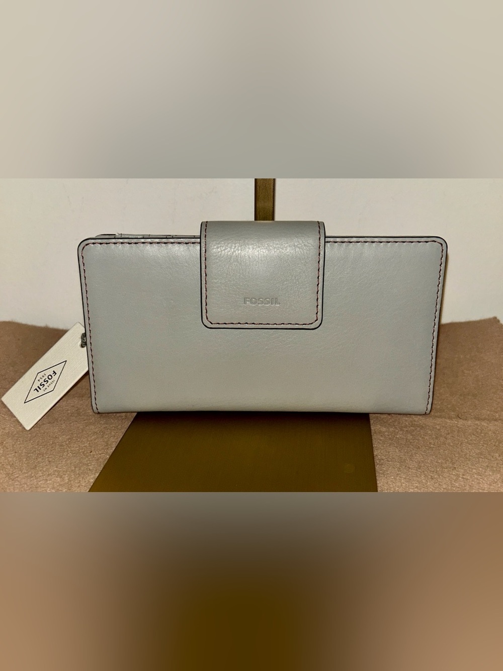 Fossil Women's Wallet in Light Gray Leather with Contrast Stitching
